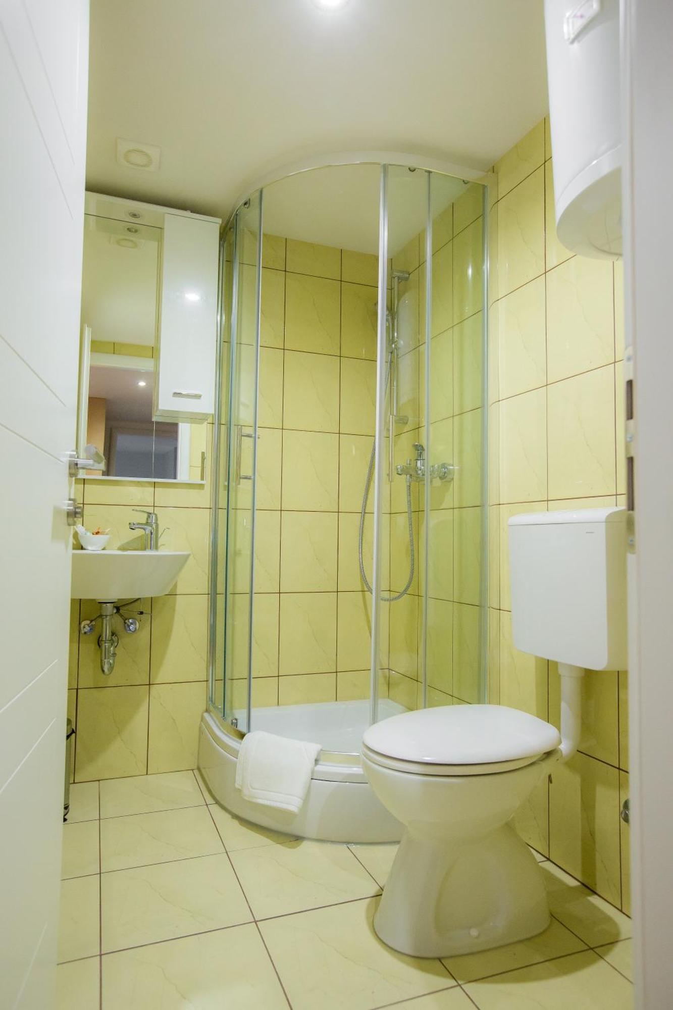 Apartments And Rooms Millennium Оґулин Екстер'єр фото